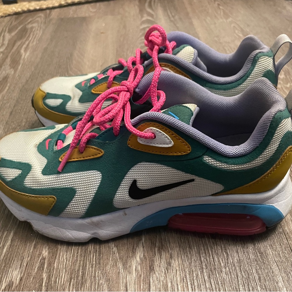 Nike. Sneakers.
